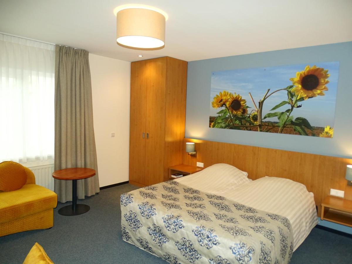 Hotel Cafe Restaurant "De Kroon" Wissenkerke Εξωτερικό φωτογραφία