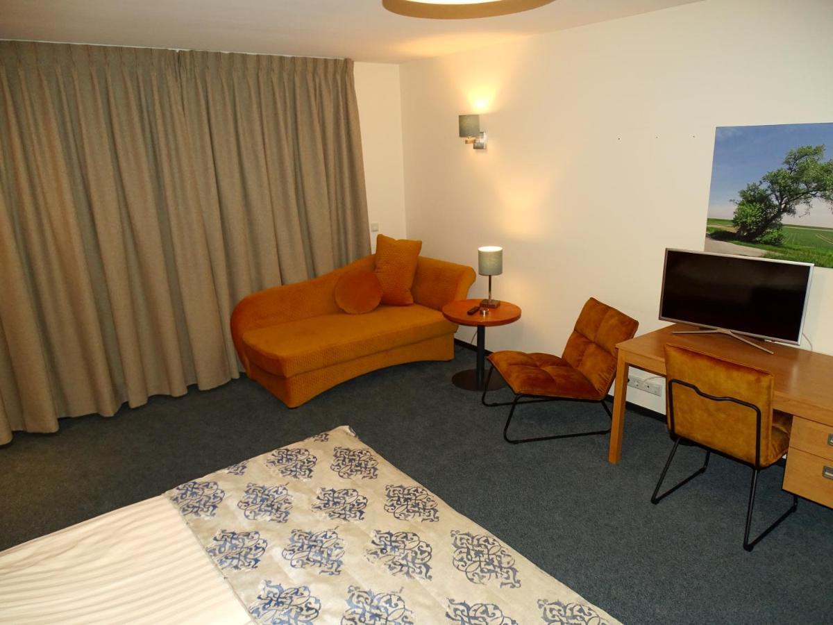 Hotel Cafe Restaurant "De Kroon" Wissenkerke Εξωτερικό φωτογραφία